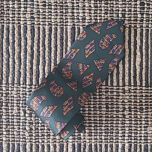 METROPOLITAN MUSEUM OF ART SILK NECK TIE - Picture 1 of 4